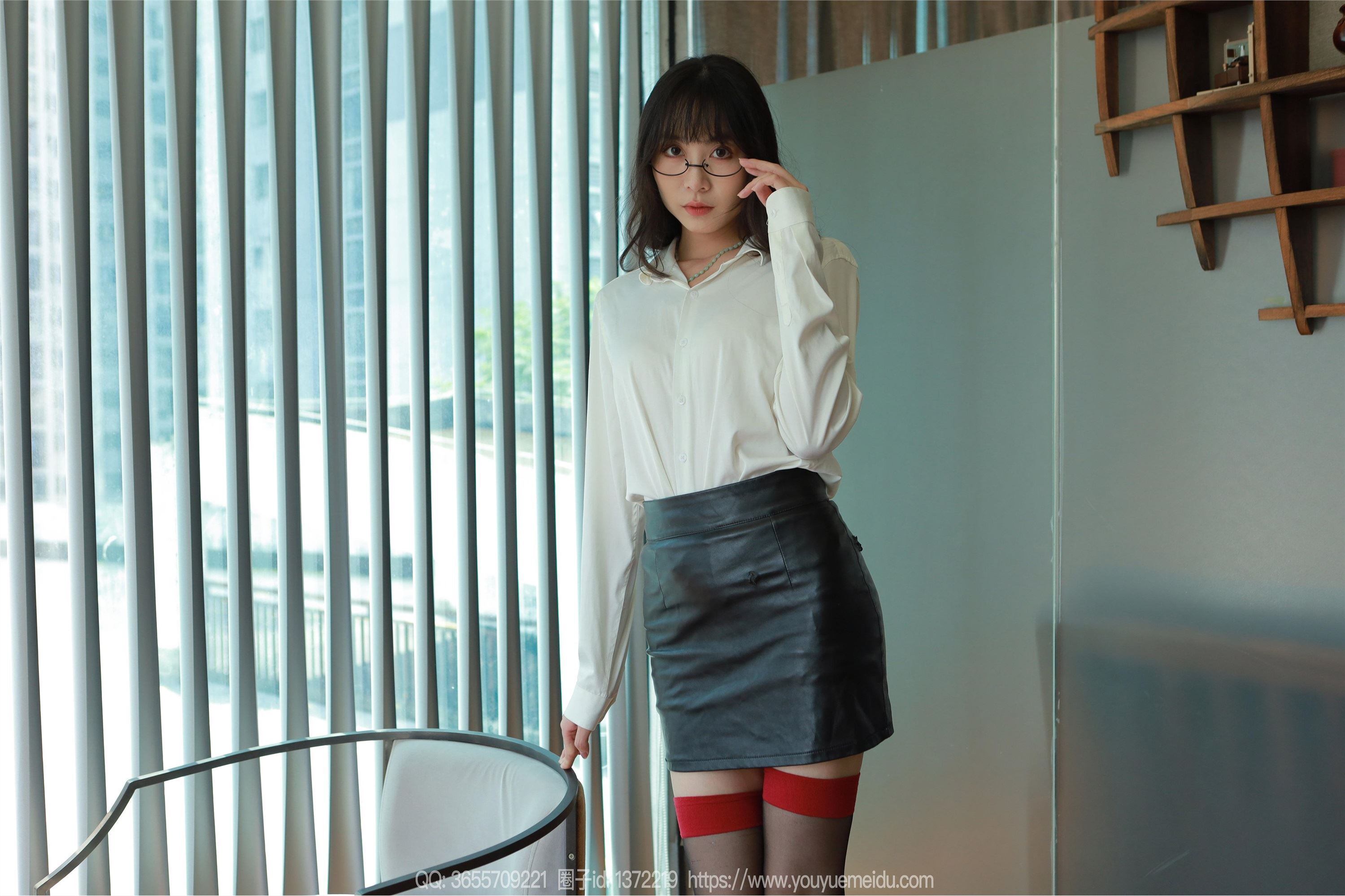 IESS异思趣向  2024.10.04 丝享家 1863 团团《双红长腿》